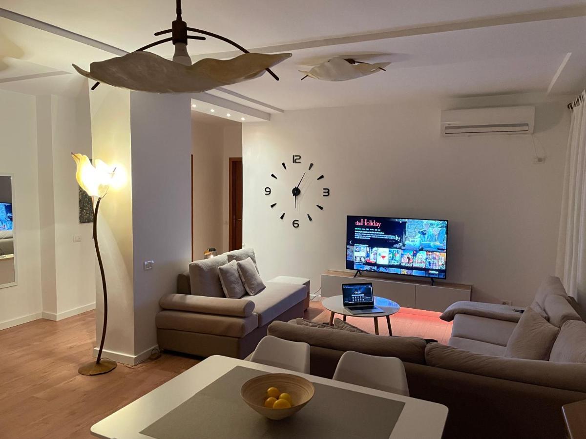 Proper Apartment 1 티라나 외부 사진