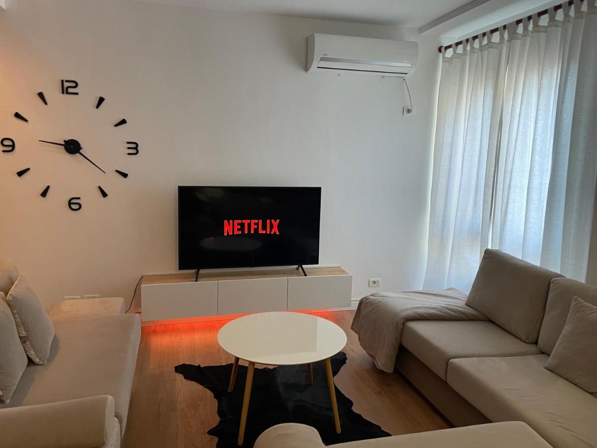 Proper Apartment 1 티라나 외부 사진