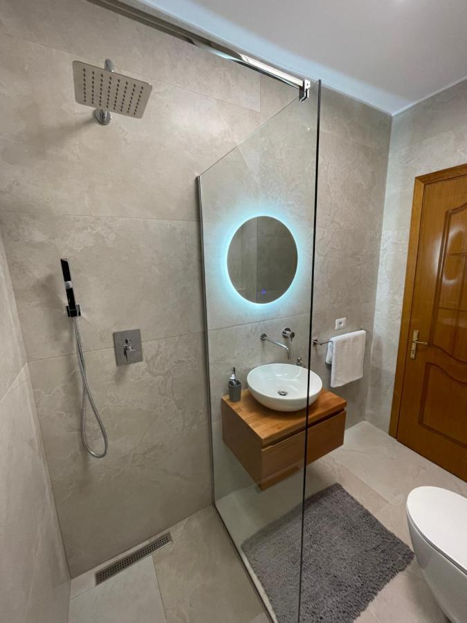Proper Apartment 1 티라나 외부 사진