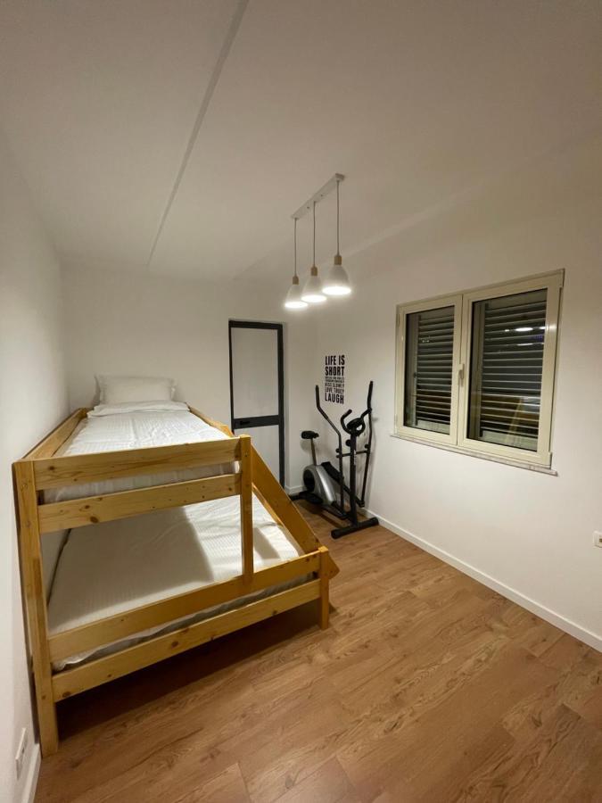 Proper Apartment 1 티라나 외부 사진