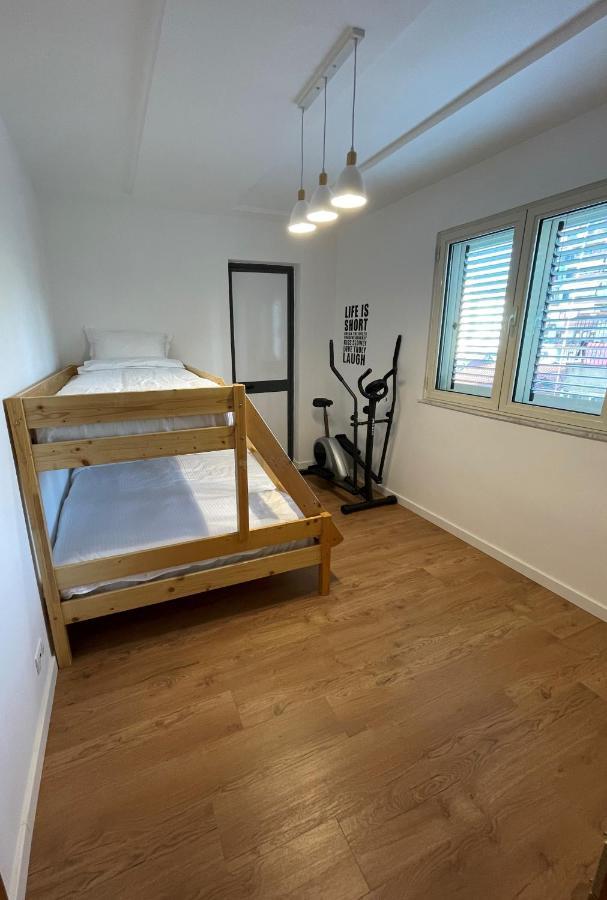 Proper Apartment 1 티라나 외부 사진